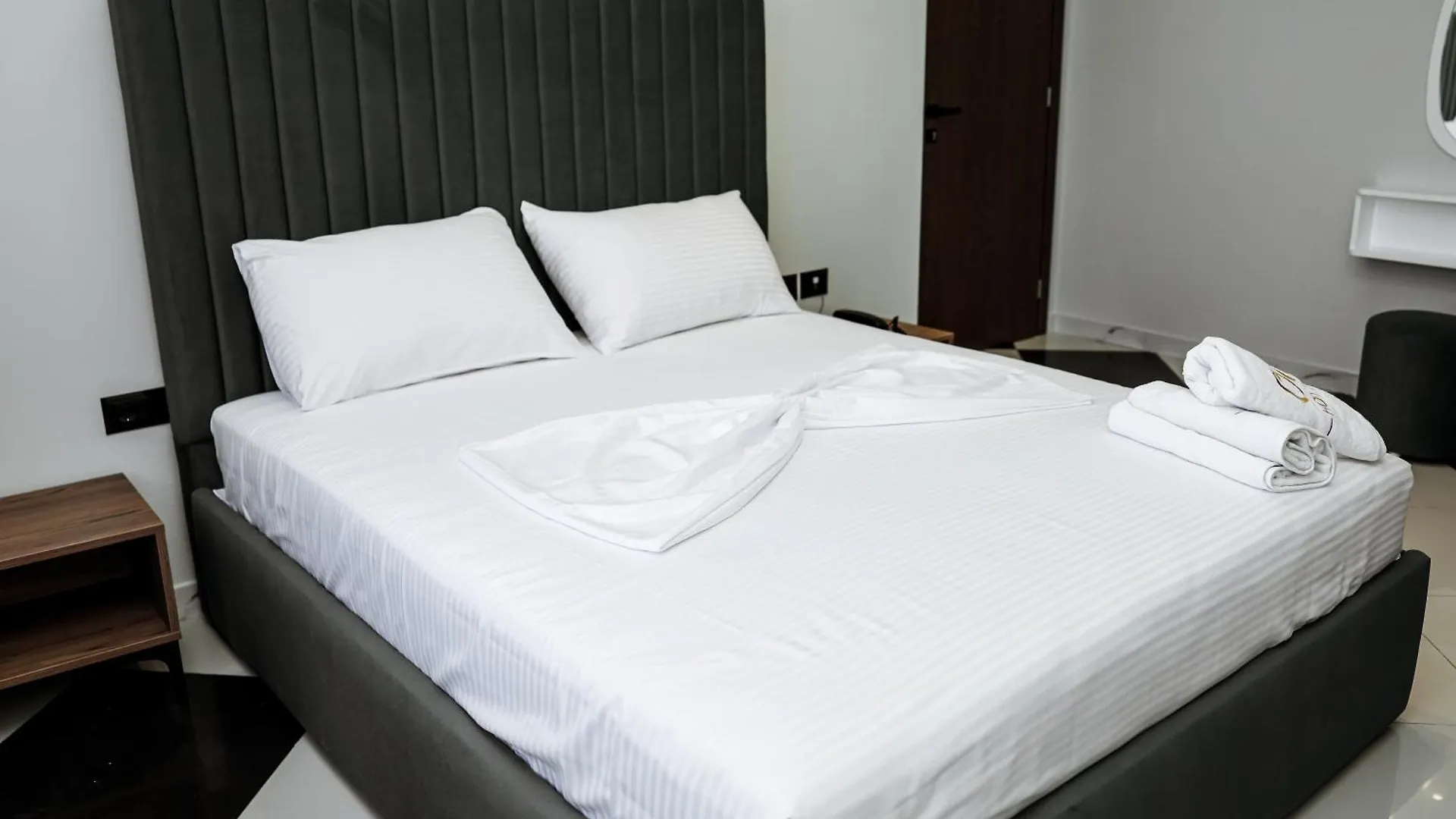 Oli Hotel Фуша-Круя 3*,  Албания